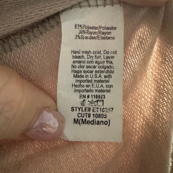 Easel Colorblock Long Sleeve Top size Medium - Picture 6 of 6